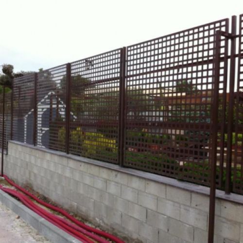 Vallados y puertas Instalaciones Valuan XXI