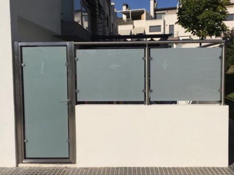 Vallados y puertas Instalaciones Valuan XXI