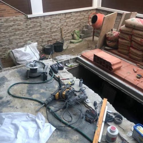 Reforma de patios con piscina Instalaciones Valuan XXI