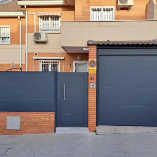 Vallados y puertas Instalaciones Valuan XXI