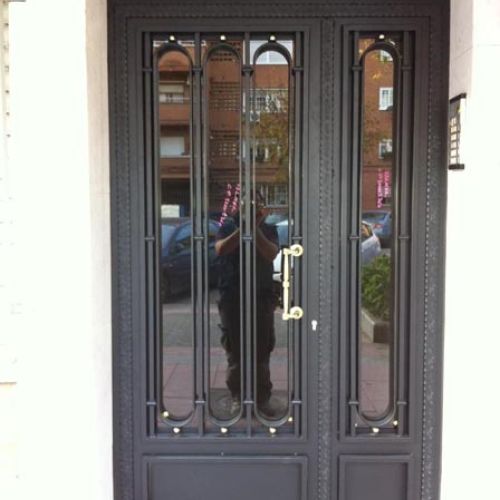 Vallados y puertas Instalaciones Valuan XXI