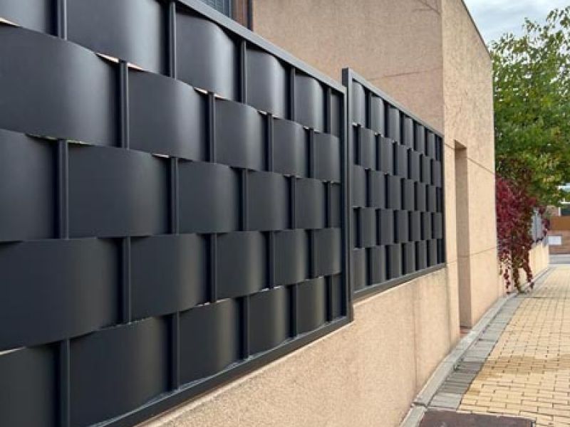 Puertas de portales Instalaciones Valuan XXI