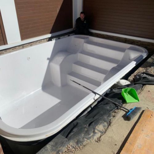 Reforma de patios con piscina Instalaciones Valuan XXI