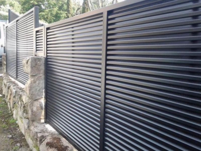 Vallados y puertas Instalaciones Valuan XXI