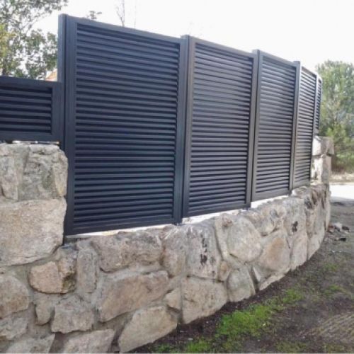 Vallados y puertas Instalaciones Valuan XXI