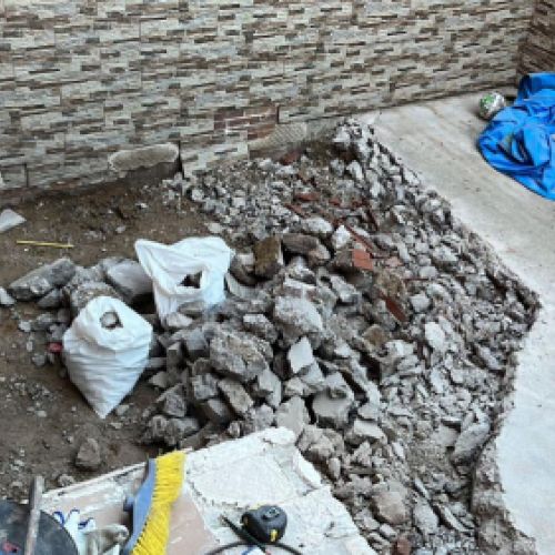 Reforma de patios con piscina Instalaciones Valuan XXI