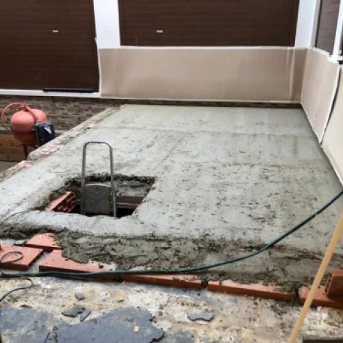 Reforma de patios con piscina Instalaciones Valuan XXI