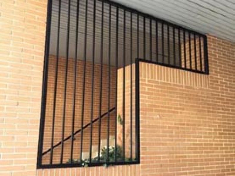 Puertas de portales Instalaciones Valuan XXI