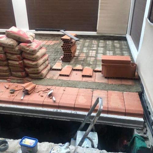 Reforma de patios con piscina Instalaciones Valuan XXI