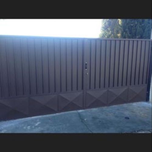 Puertas de portales Instalaciones Valuan XXI